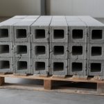 découvrez le nombre exact de parpaings dans une palette de 20, pour mieux planifier vos travaux de construction.